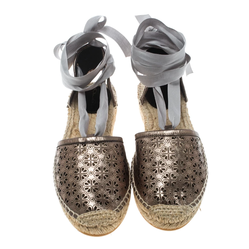 Oscar De La Renta Metallic Anthracite Laser Cut Leather Adriana Espadrille Flat Sandals Size 39 For Women 5 Oscar De La Renta Metallic Anthracite Laser Cut Leather Adriana Espadrille Flat Sandals Size 39 For Women - Image 3
