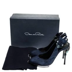 Oscar De La Renta Blue Faille Fabric Crystal Embellished Juliette Slingback Sandals Size 39.5 For Women 17 Oscar De La Renta Blue Faille Fabric Crystal Embellished Juliette Slingback Sandals Size 39.5 For Women -Oscar de la Renta Sales Shop luxury women oscar de la rentaslug new shoes p251378 008