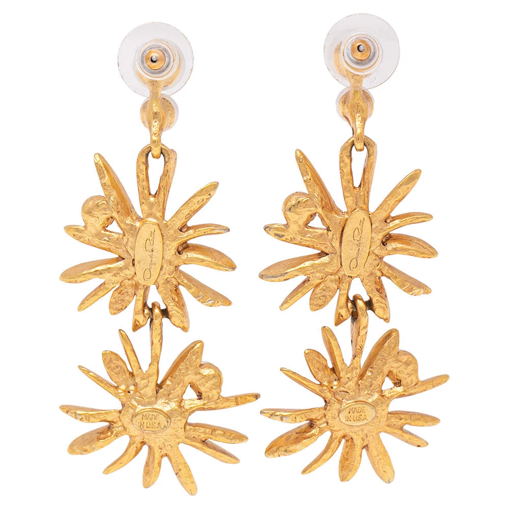 Oscar De La Renta Classic Faux Pearl Gold Tone Metal Starburst Drop Earrings For Women 6 Oscar De La Renta Classic Faux Pearl Gold Tone Metal Starburst Drop Earrings For Women - Image 4