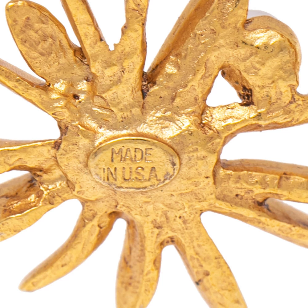 Oscar De La Renta Classic Faux Pearl Gold Tone Metal Starburst Drop Earrings For Women 8 Oscar De La Renta Classic Faux Pearl Gold Tone Metal Starburst Drop Earrings For Women - Image 6