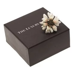 Oscar De La Renta White Enamel Black Crystals Carnation Flower Gold Tone Ring Size 56 For Women -Oscar de la Renta Sales Shop luxury women oscar de la rentaslug used accessories p79417 005