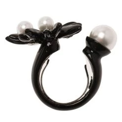 Oscar De La Renta Faux Pearl Black Enamel Flower Ring Size 53 For Women -Oscar de la Renta Sales Shop luxury women oscar de la rentaslug used accessories p79419 003