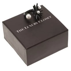 Oscar De La Renta Faux Pearl Black Enamel Flower Ring Size 53 For Women -Oscar de la Renta Sales Shop luxury women oscar de la rentaslug used accessories p79419 005