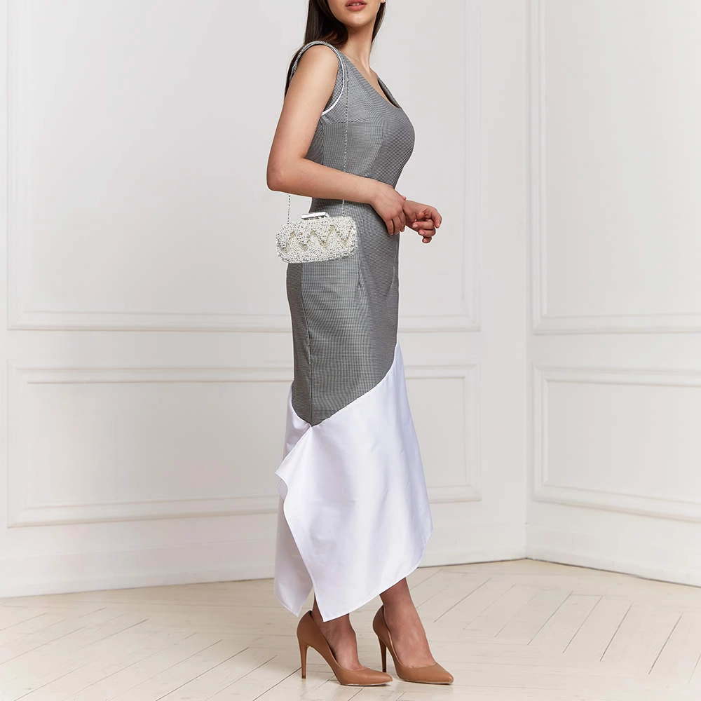 Oscar De La Renta White Satin Embellished Crown Goa Clutch For Women 4 Oscar De La Renta White Satin Embellished Crown Goa Clutch For Women - Image 2