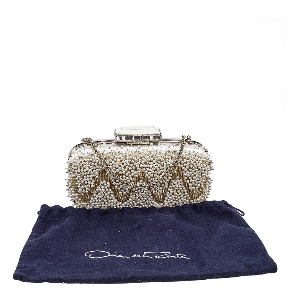 Oscar De La Renta White Satin Embellished Crown Goa Clutch For Women 11 Oscar De La Renta White Satin Embellished Crown Goa Clutch For Women - Image 9