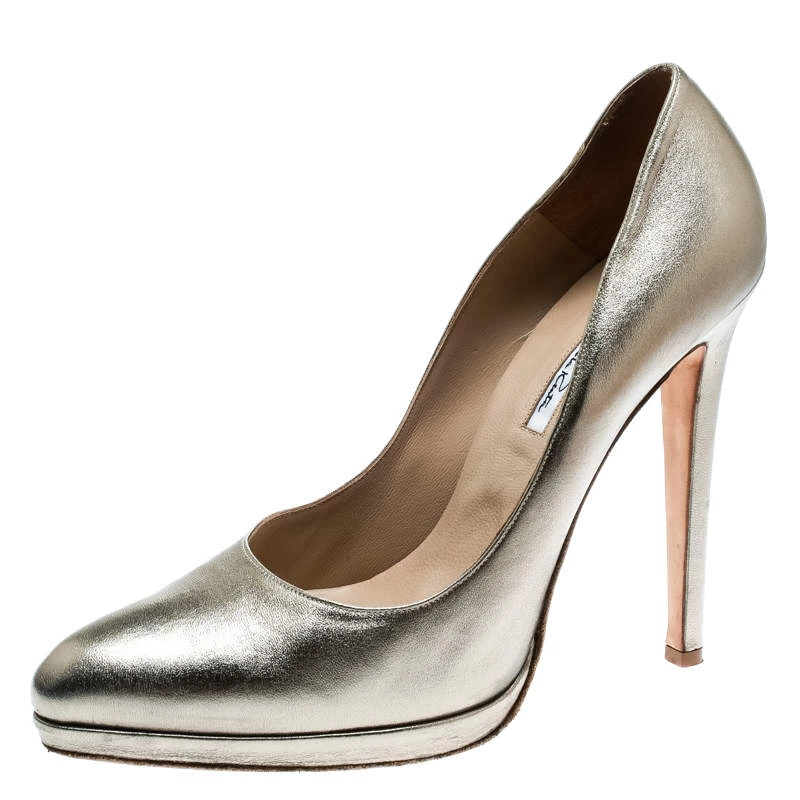 Oscar De La Renta Metallic Gold Leather Pointed Toe Pumps Size 40 For Women 3 Oscar De La Renta Metallic Gold Leather Pointed Toe Pumps Size 40 For Women