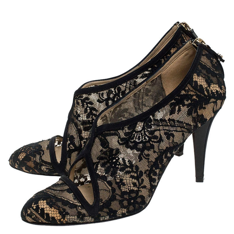 Oscar De La Renta Black Lace Cut Out V Neck Pumps Size 39 For Women 6 Oscar De La Renta Black Lace Cut Out V Neck Pumps Size 39 For Women - Image 4