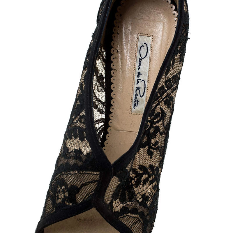 Oscar De La Renta Black Lace Cut Out V Neck Pumps Size 39 For Women 9 Oscar De La Renta Black Lace Cut Out V Neck Pumps Size 39 For Women - Image 7