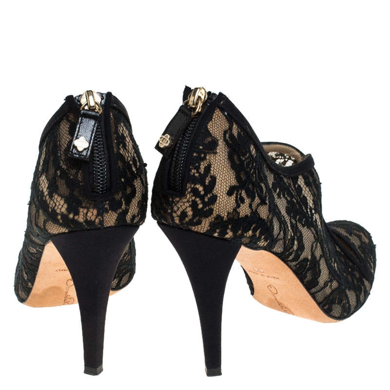 Oscar De La Renta Black Lace Cut Out V Neck Pumps Size 39 For Women 7 Oscar De La Renta Black Lace Cut Out V Neck Pumps Size 39 For Women - Image 5
