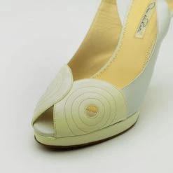 Oscar De La Renta White Leather Peep Toe Platform Slingback Sandals Size 40 For Women 18 Oscar De La Renta White Leather Peep Toe Platform Slingback Sandals Size 40 For Women -Oscar de la Renta Sales Shop luxury women oscar de la rentaslug used shoes p34877 008