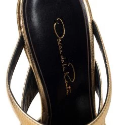 Oscar De La Renta Metallic Gold Leather Carmen Mule Sandals Size 36 For Women 16 Oscar De La Renta Metallic Gold Leather Carmen Mule Sandals Size 36 For Women -Oscar de la Renta Sales Shop luxury women oscar de la rentaslug used shoes p559456 005