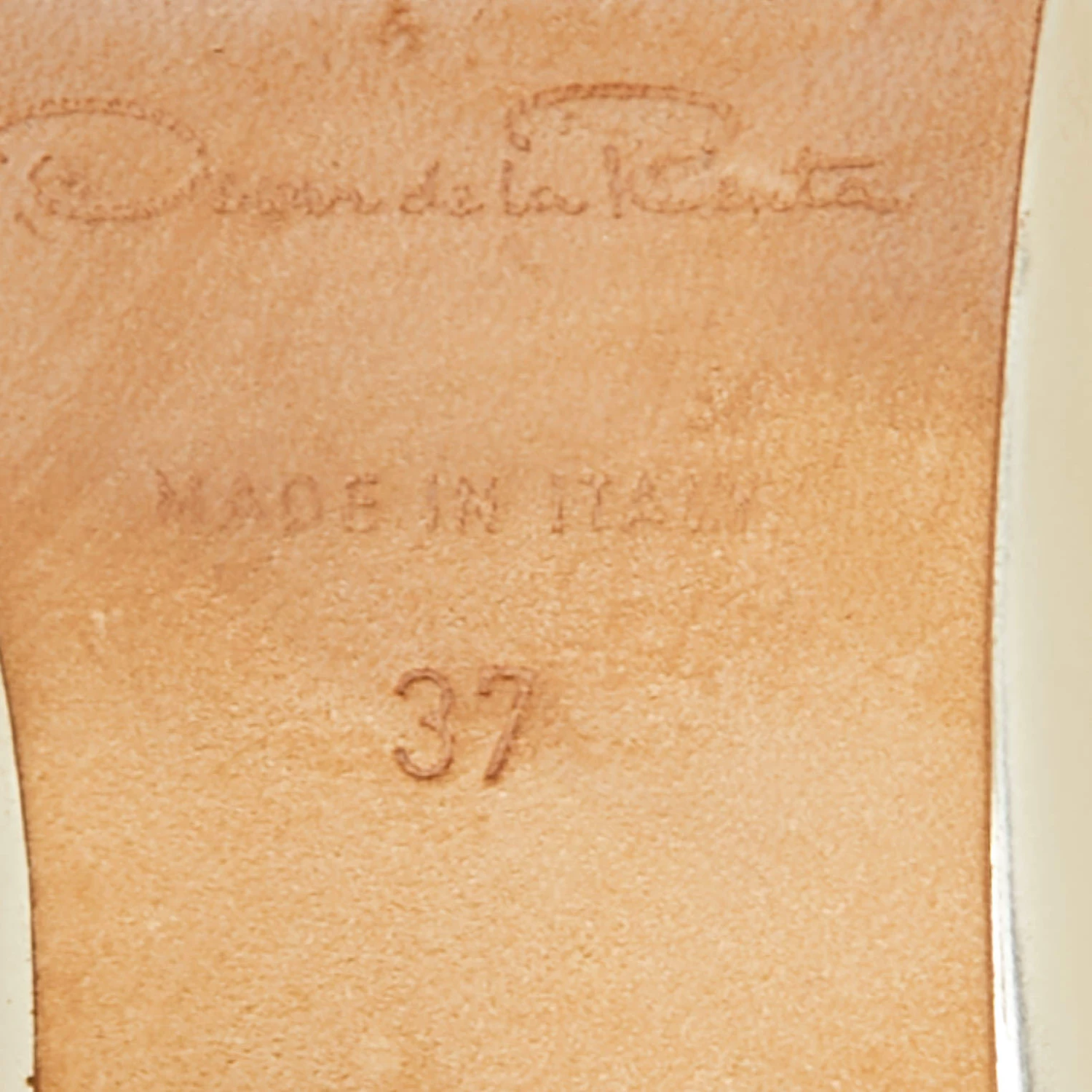 Oscar De La Renta Gold Leather Peep-Toe Pumps Size 37 For Women 10 Oscar De La Renta Gold Leather Peep-Toe Pumps Size 37 For Women - Image 8