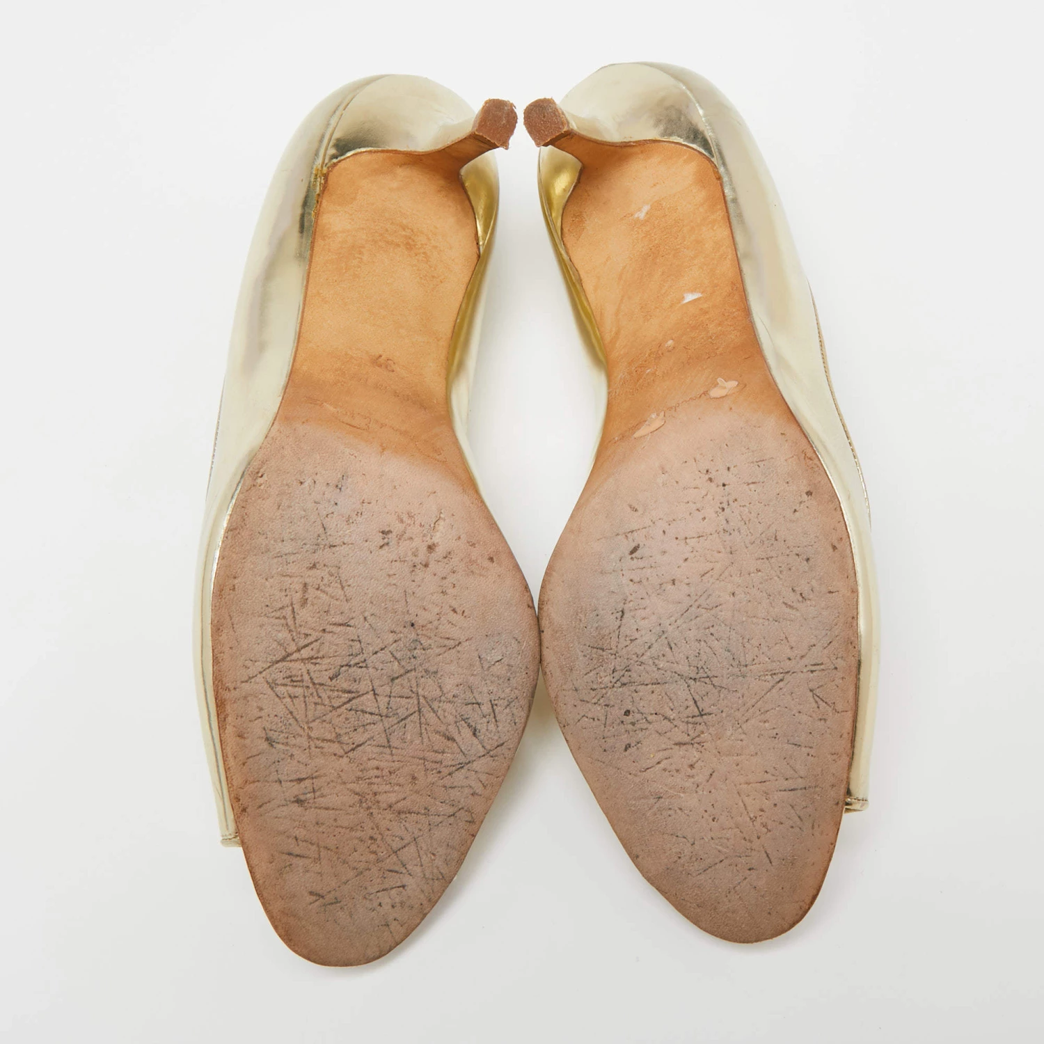 Oscar De La Renta Gold Leather Peep-Toe Pumps Size 37 For Women 8 Oscar De La Renta Gold Leather Peep-Toe Pumps Size 37 For Women - Image 6