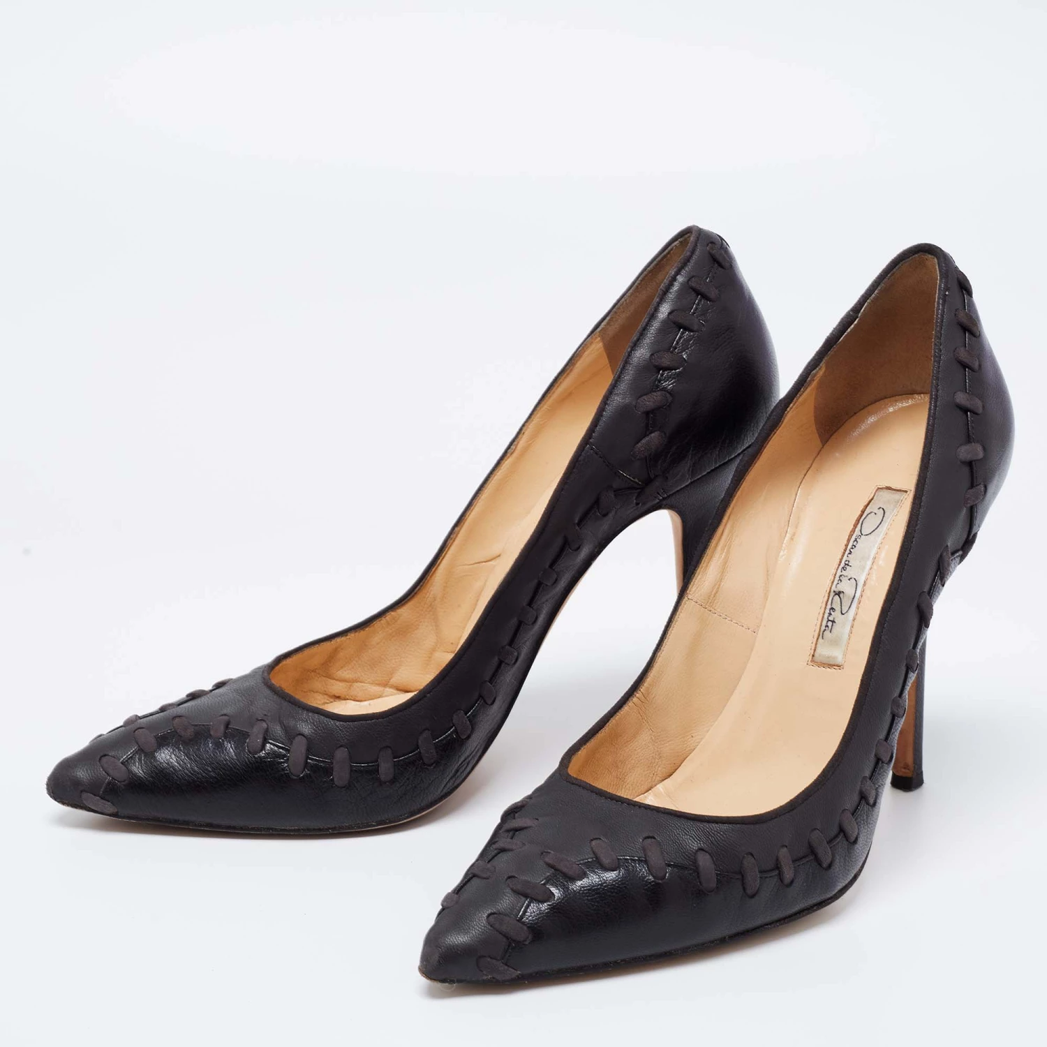 Oscar De La Renta Black Leather Pumps Size 38 For Women 4 Oscar De La Renta Black Leather Pumps Size 38 For Women - Image 2